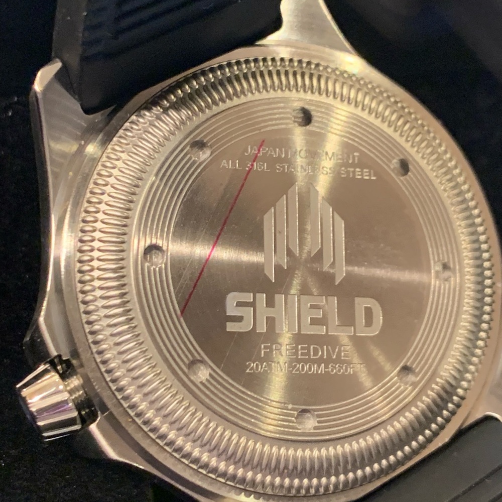 Men’s Shield watch - Picture 6 of 8